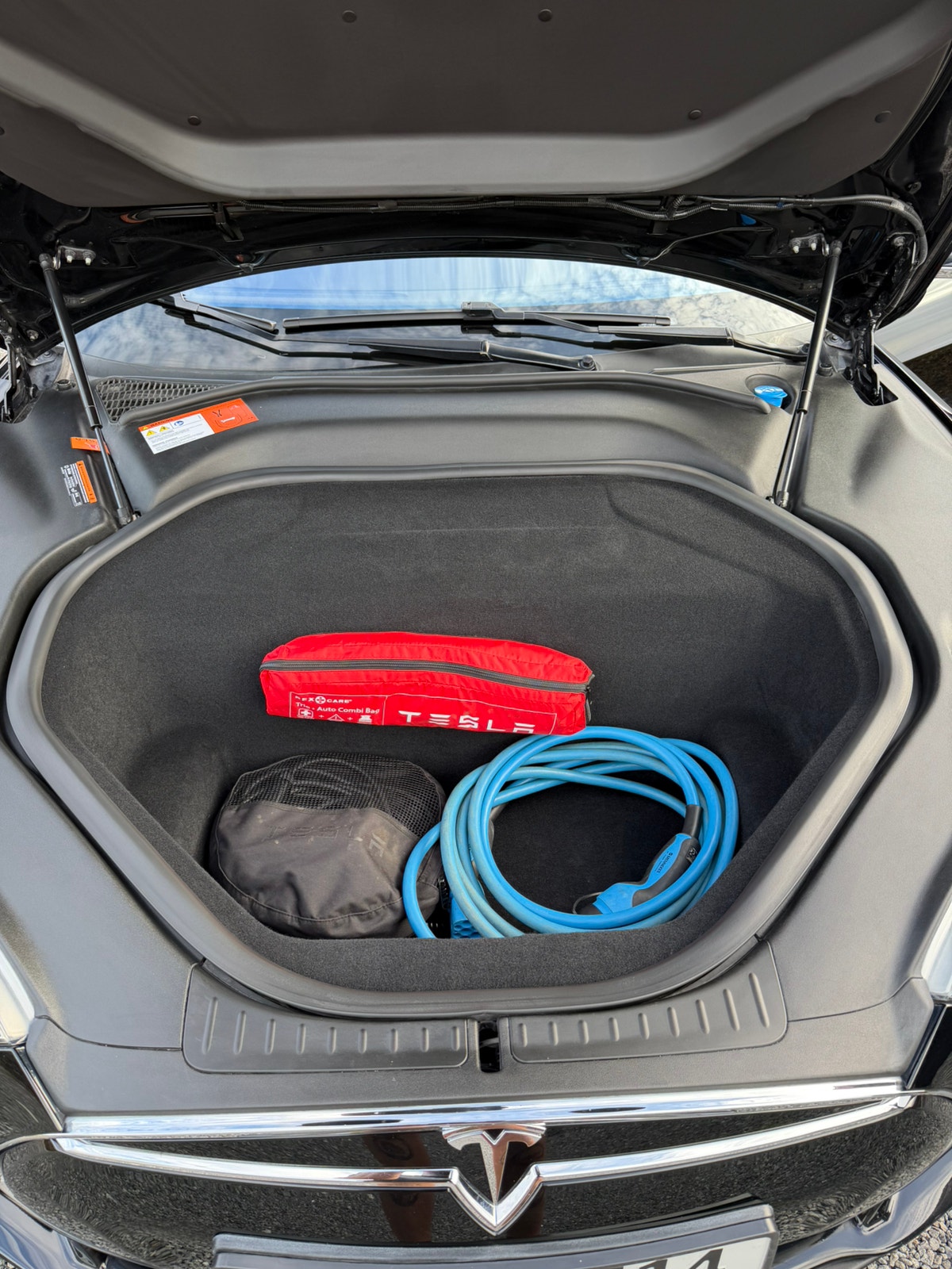 Tesla Model S 70D, 333hp, 2016