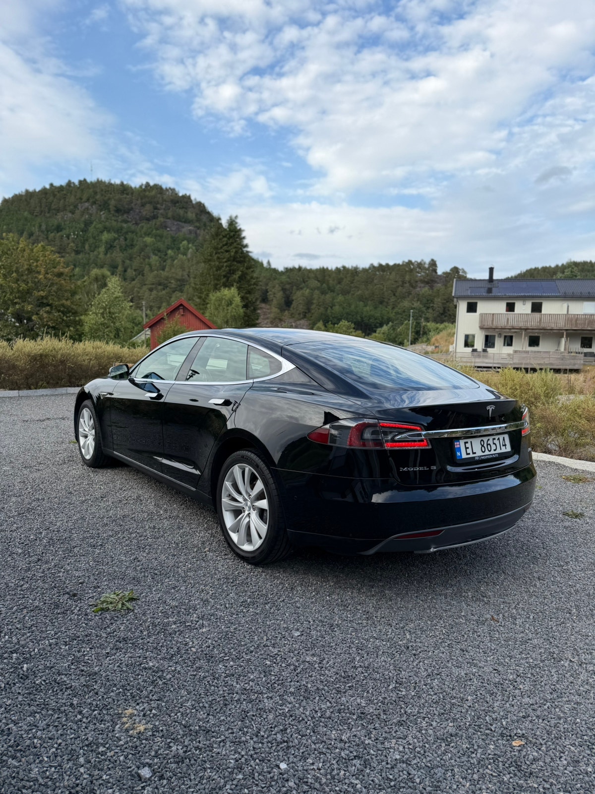 Tesla Model S 70D, 333hp, 2016