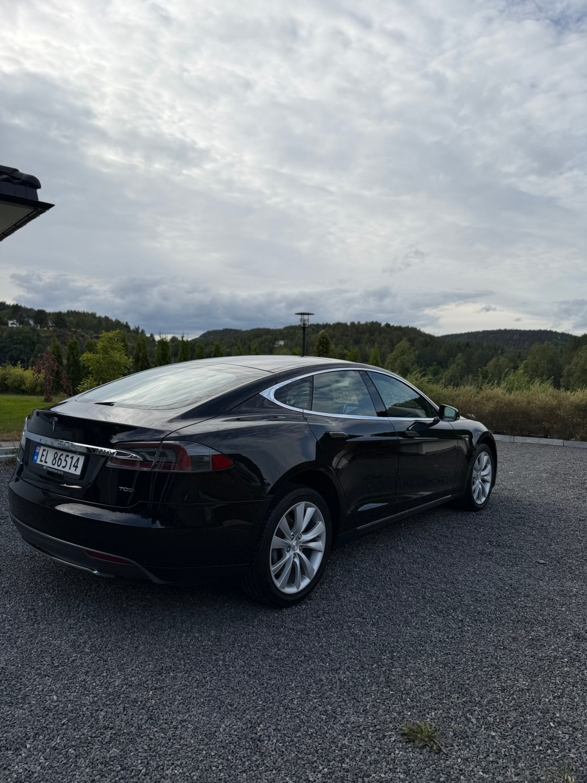 Tesla Model S 70D, 333hp, 2016