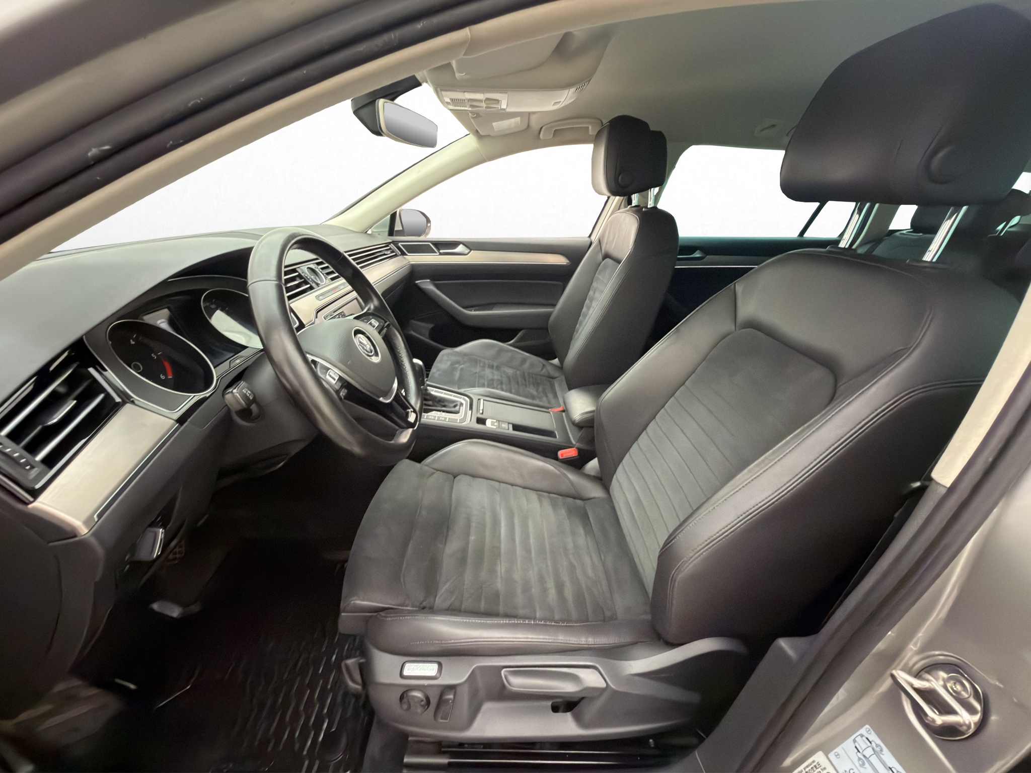 Volkswagen Passat Variant 2.0 TDI DPF SCR BMT DSG Sequential, 6-trins, 190ps, 2016