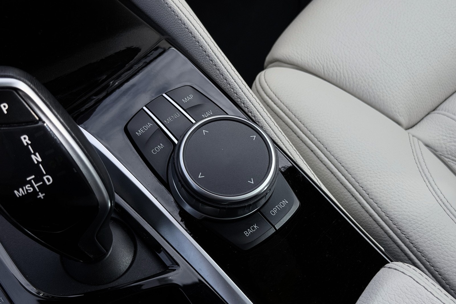BMW 540i xDrive Touring Steptronic, 8-trins, 340ps, 2019