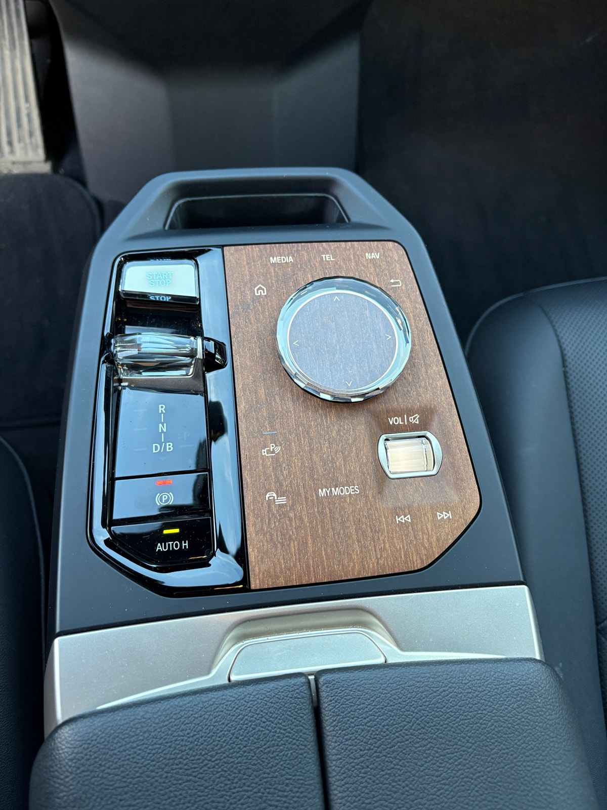 BMW iX xDrive40, 326hk, 2022