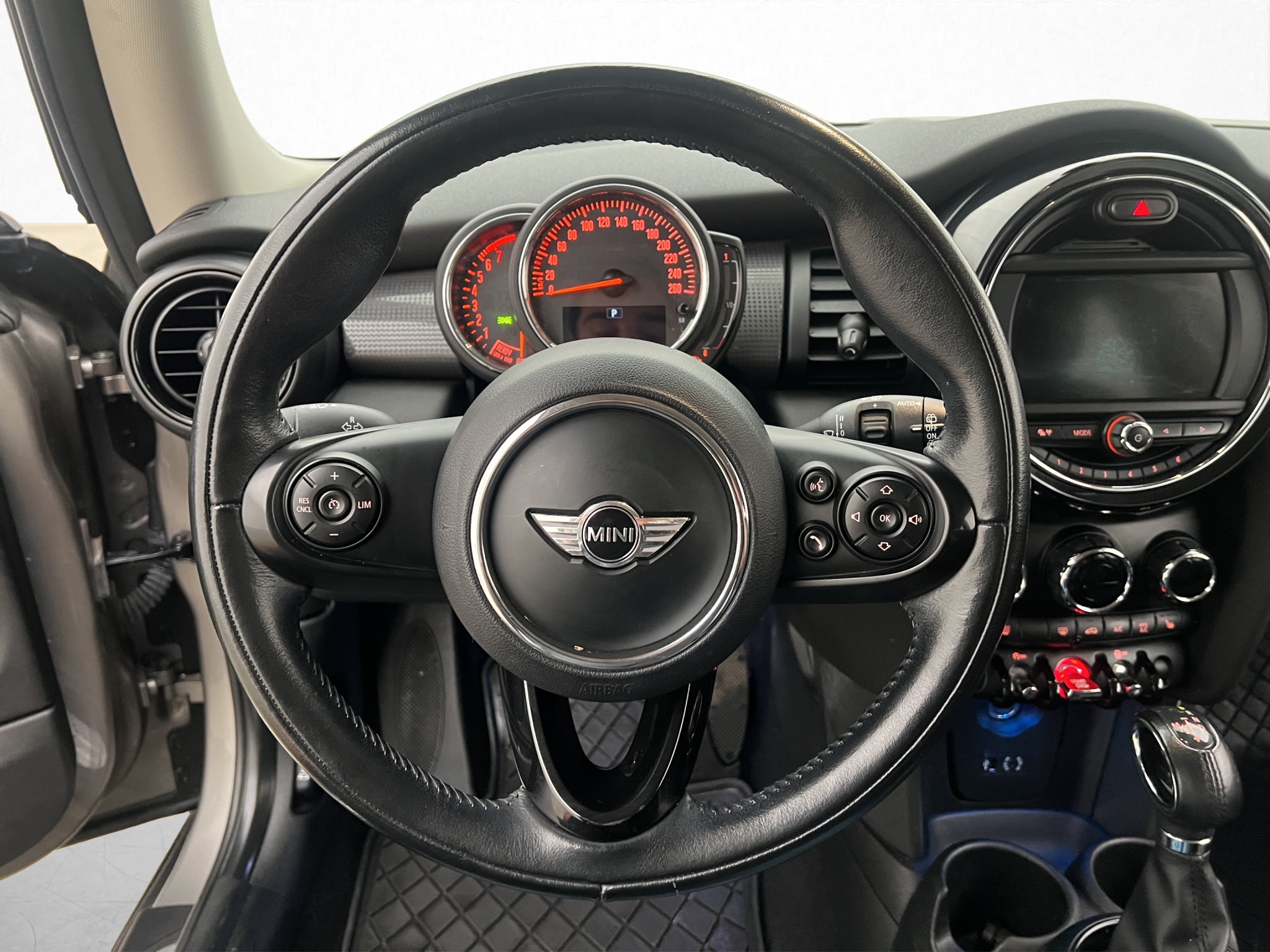 MINI Cooper 3-door Automatic, 136hp, 2018