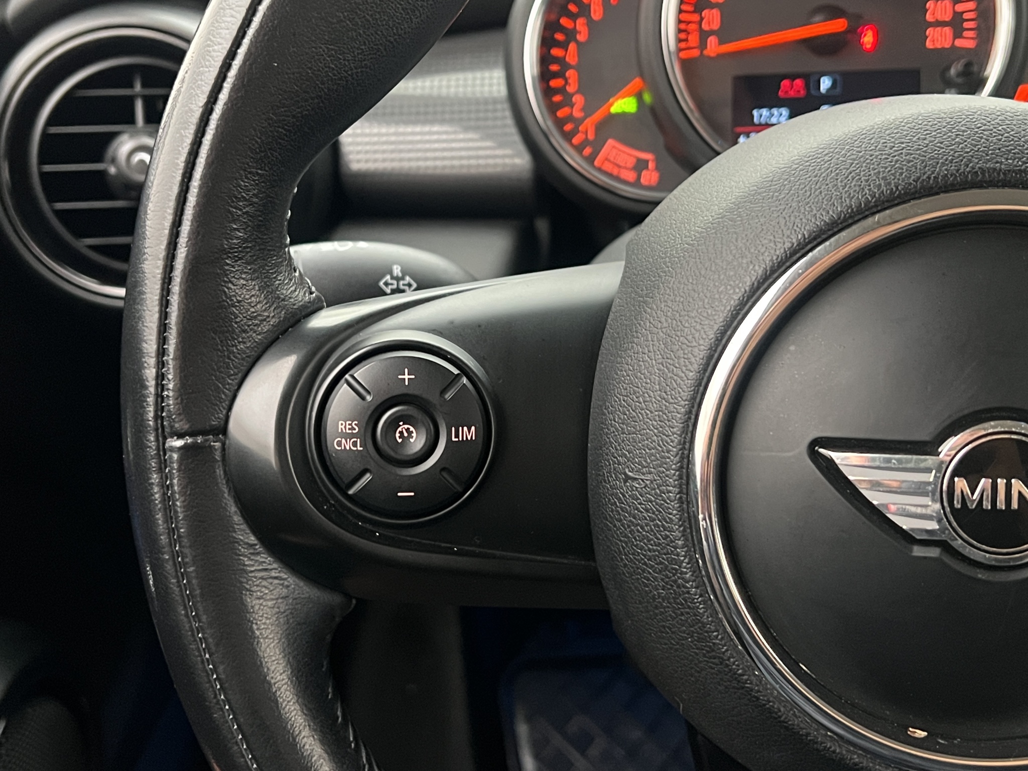 MINI Cooper 3-door Automatic, 136hp, 2018