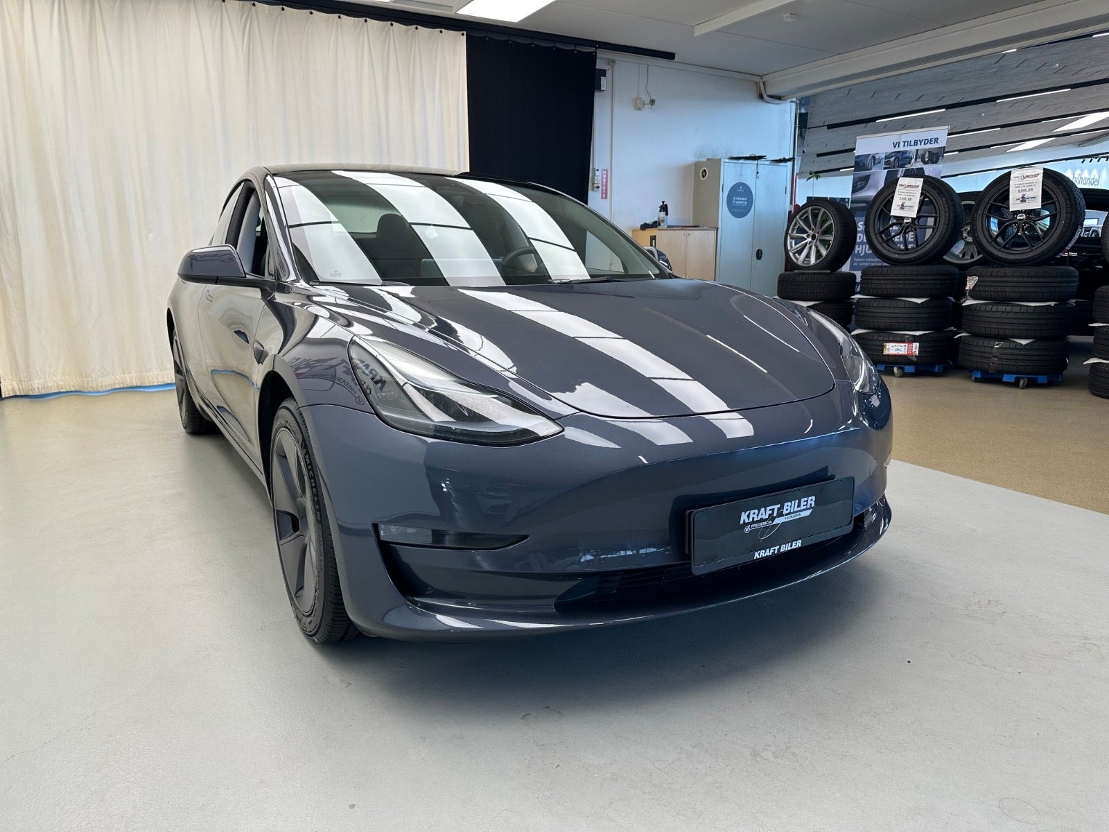 Tesla Model 3 Long Range AWD, 498ps, 2023