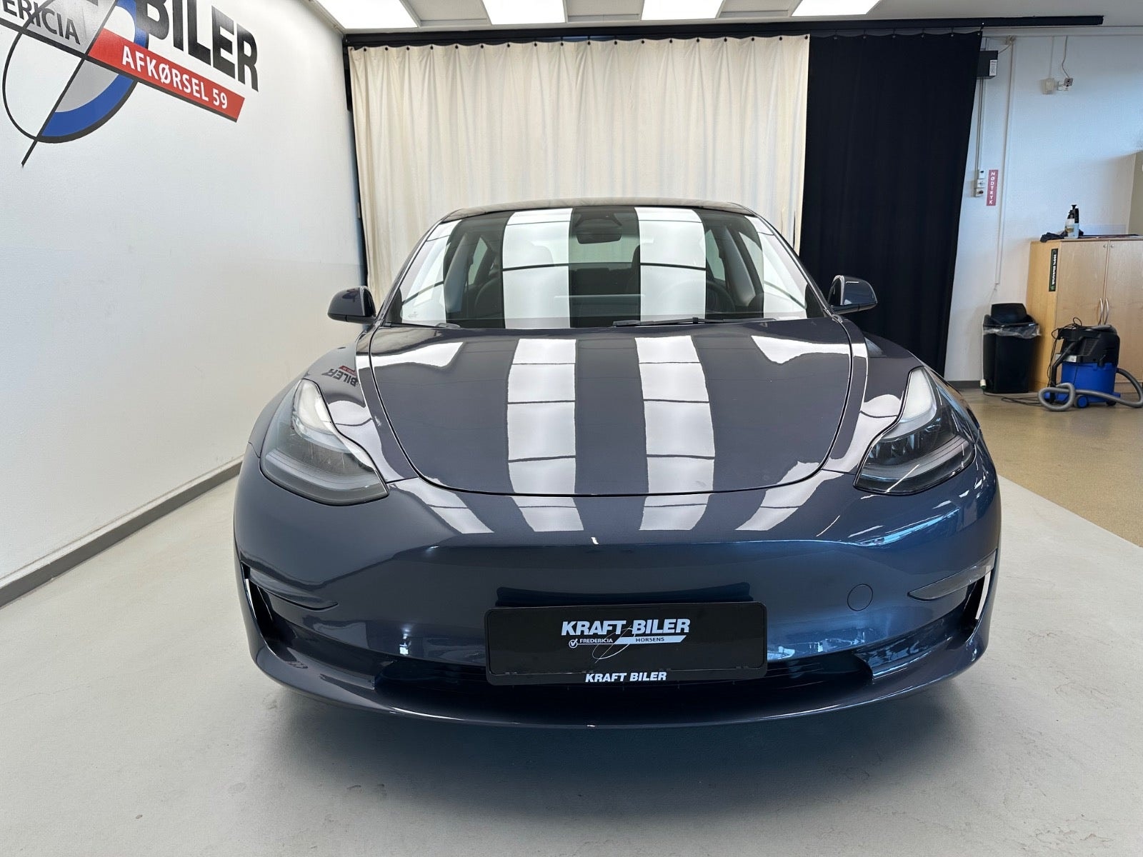 Tesla Model 3 Long Range AWD, 498ps, 2023