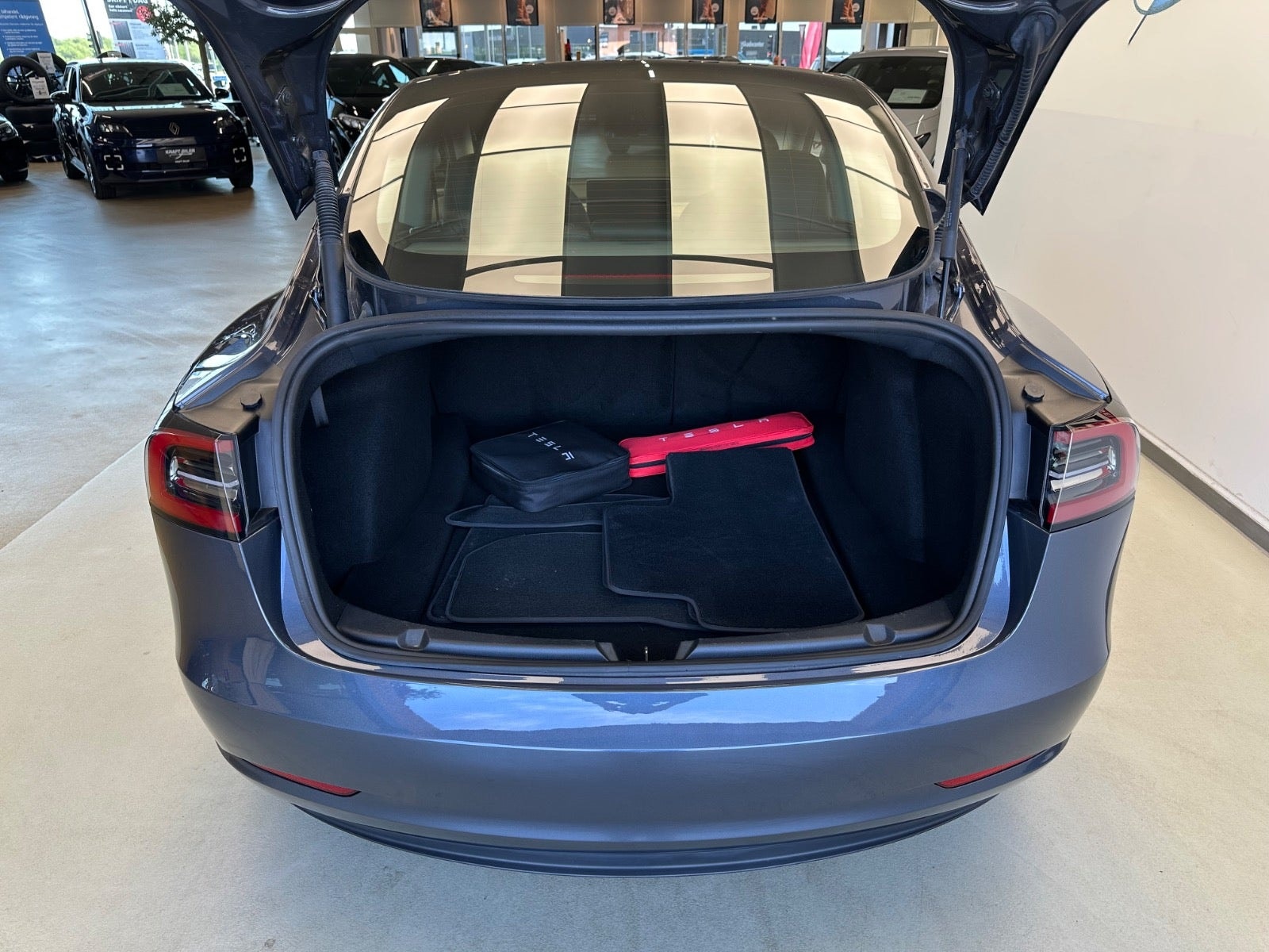 Tesla Model 3 Long Range AWD, 498ps, 2023