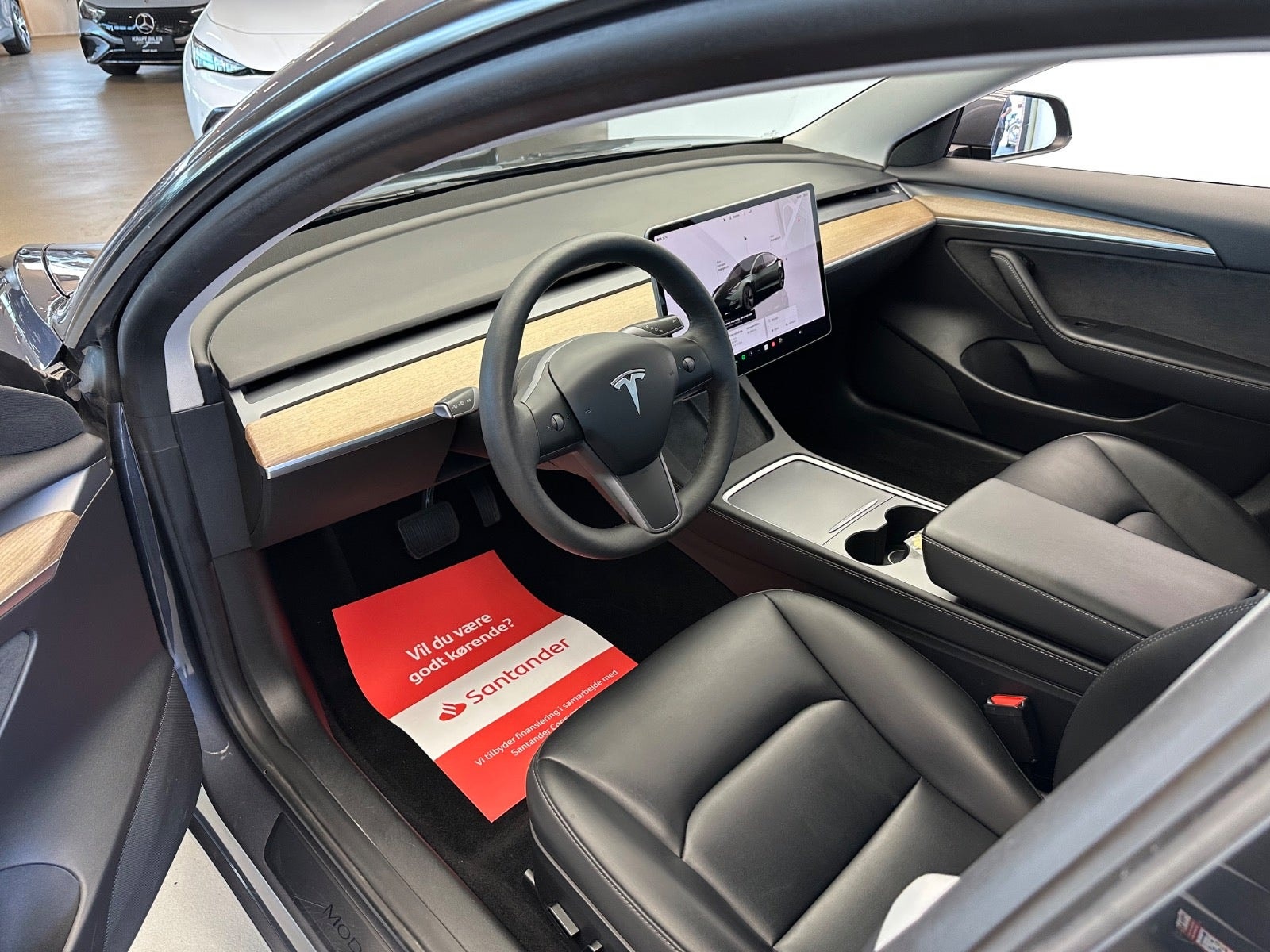Tesla Model 3 Long Range AWD, 498ps, 2023