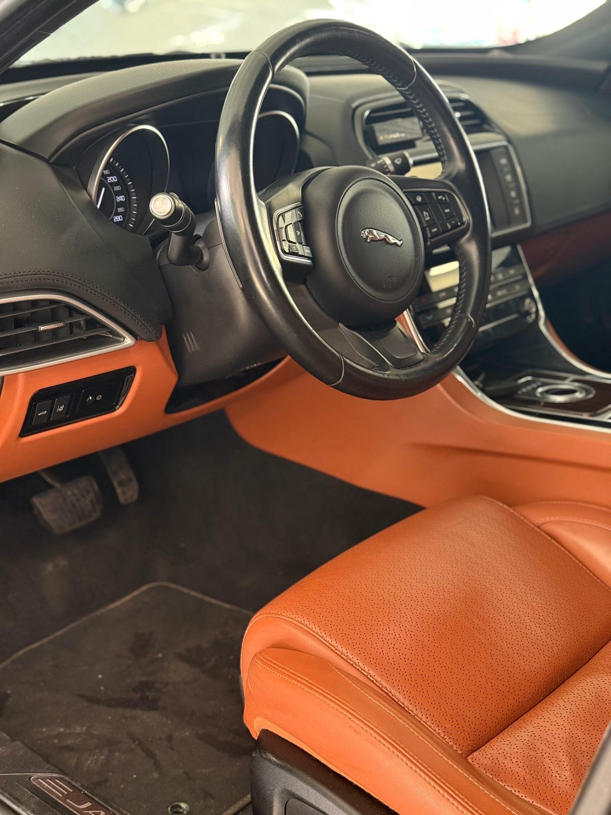 Jaguar XE 20d Automatic, 8-trins, 180ps, 2016