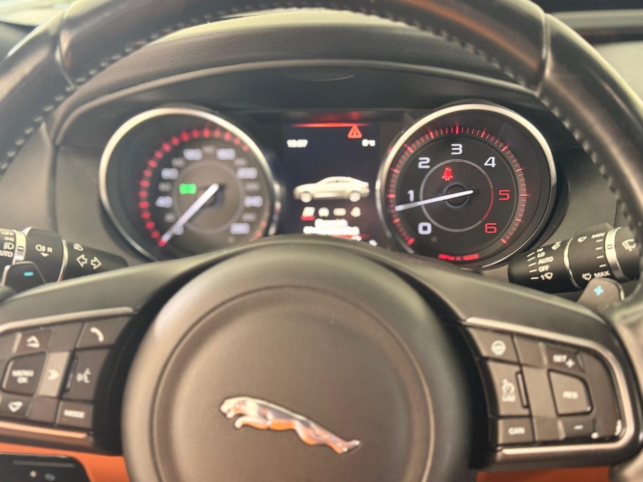 Jaguar XE 20d Automatic, 8-trins, 180ps, 2016