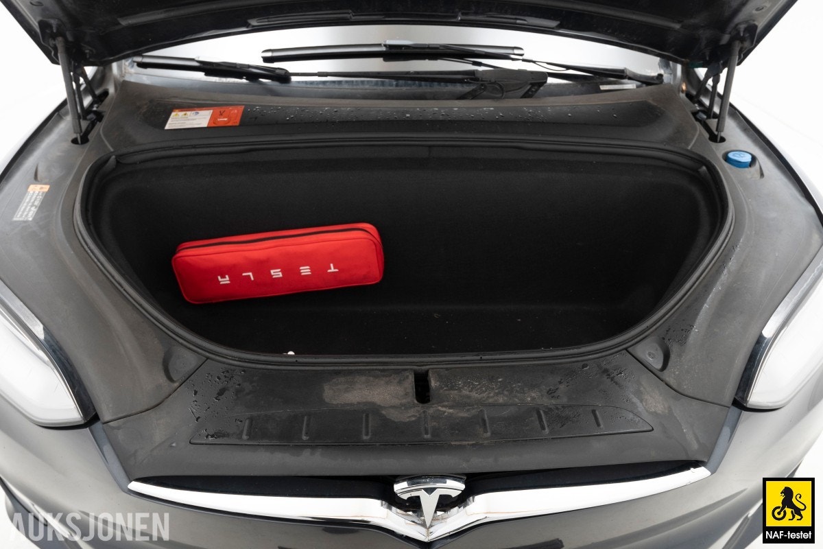 Tesla Model X 90D, 423ps, 2017