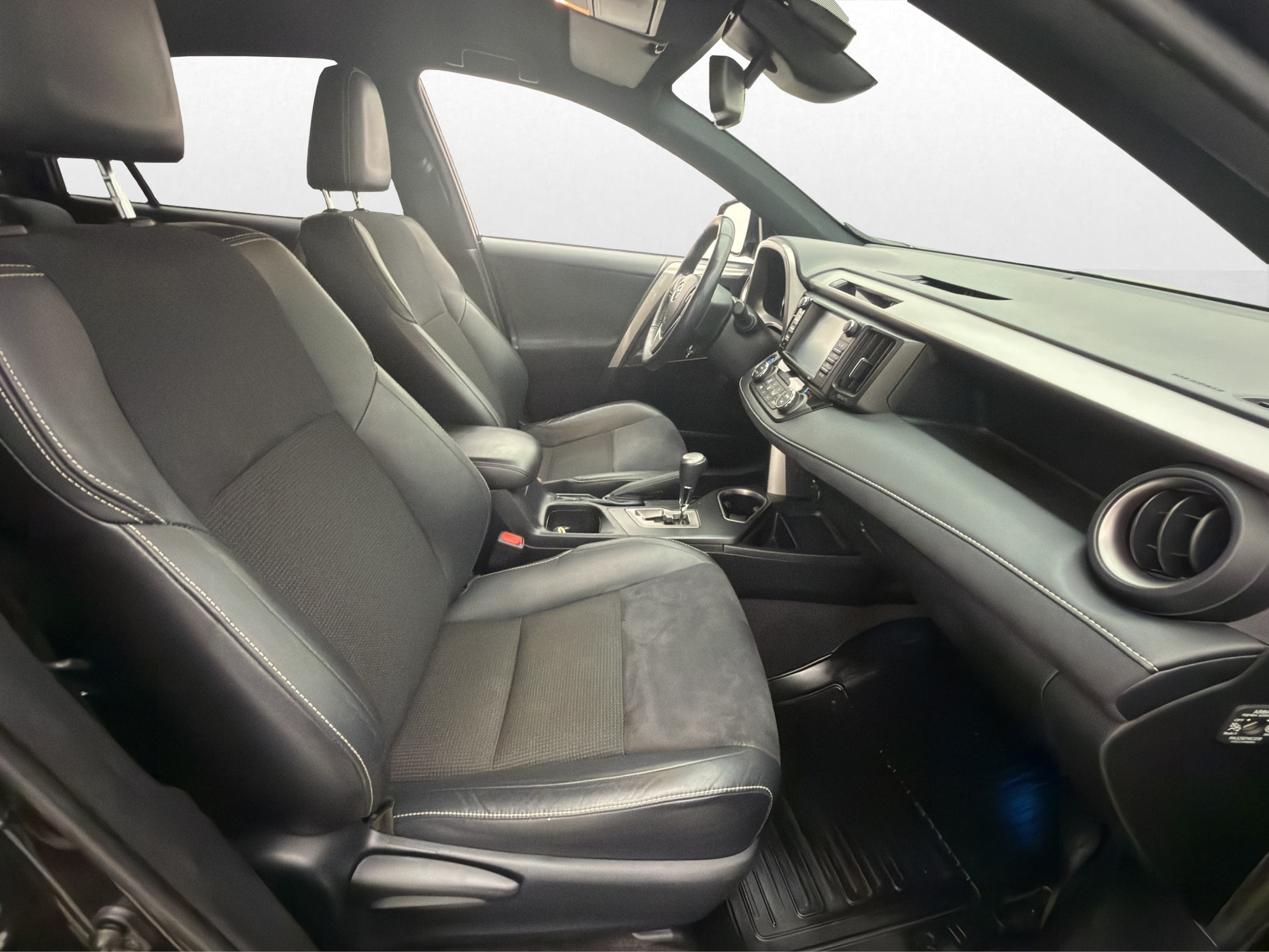 Toyota RAV4 Hybrid 2.5 Dual VVT-i AWD-i E-CVT, 197hp, 2018