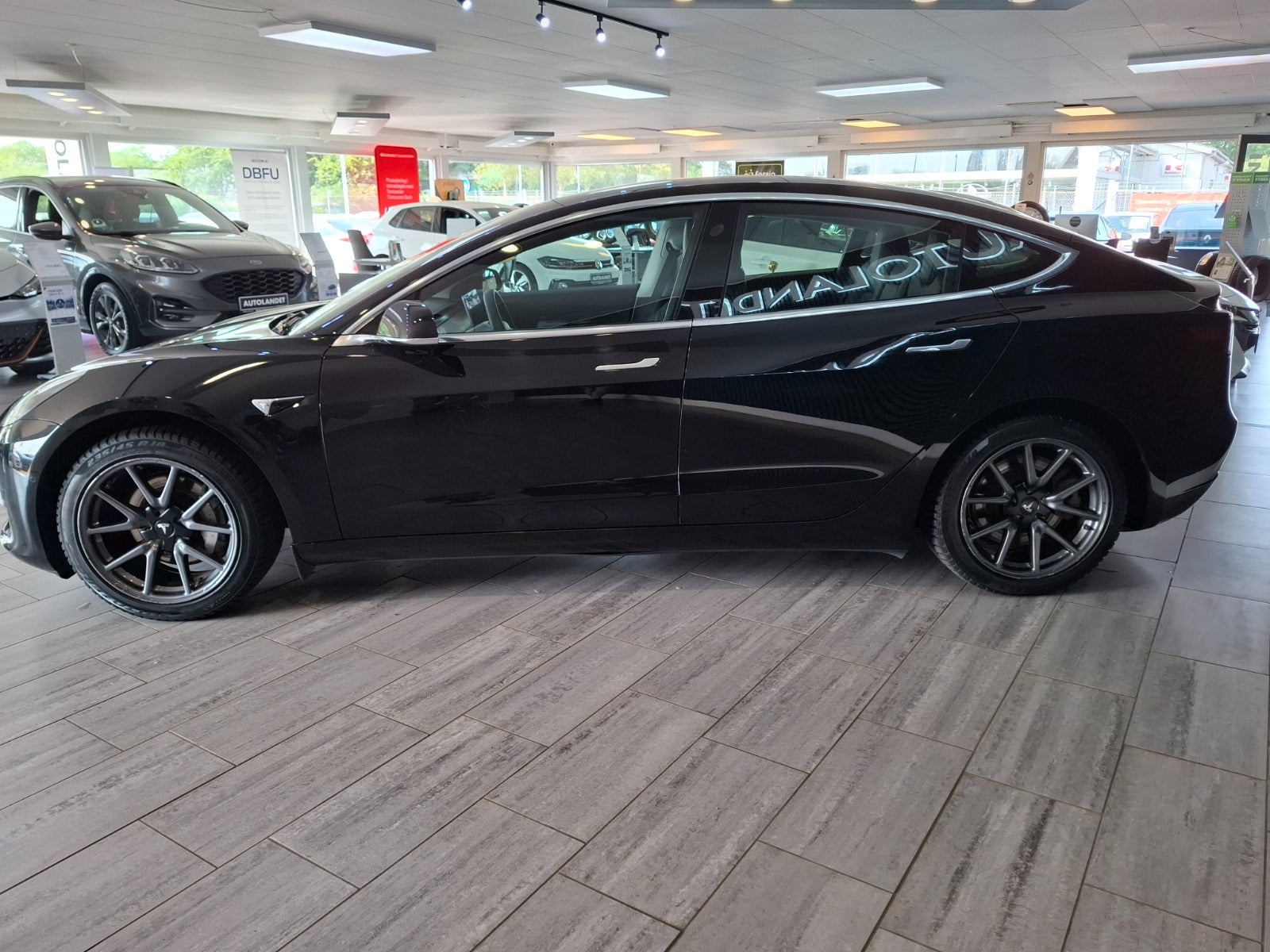 Tesla Model 3 Standard Range Plus, 325hk, 2020