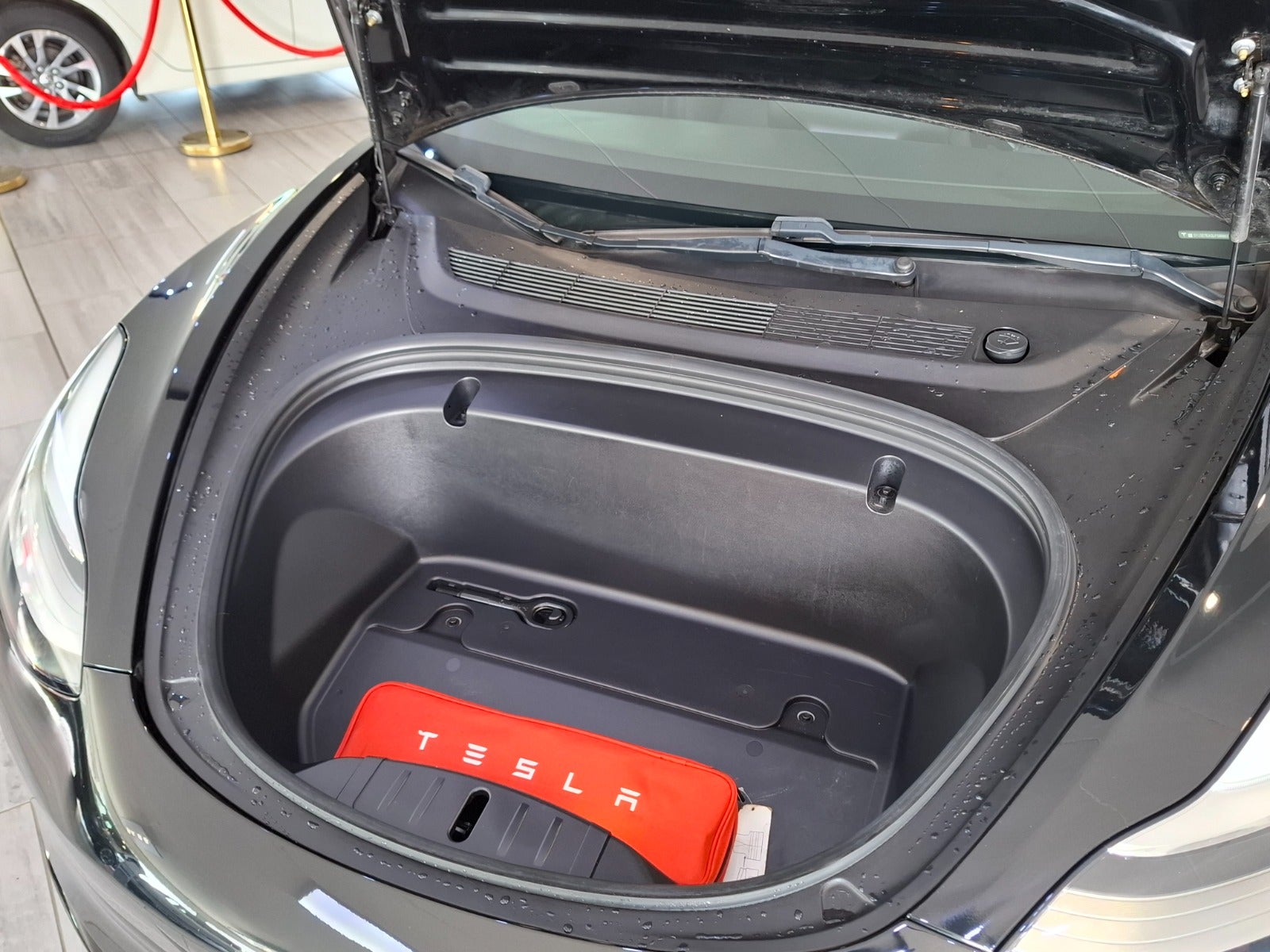 Tesla Model 3 Standard Range Plus, 325hk, 2020