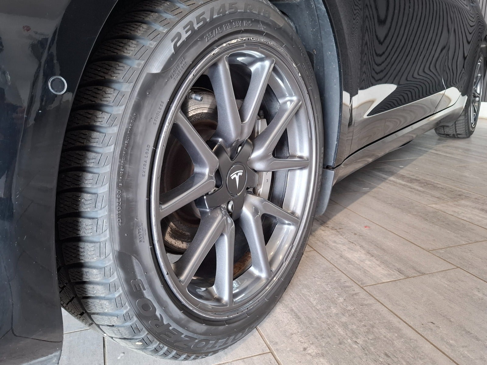 Tesla Model 3 Standard Range Plus, 325hk, 2020
