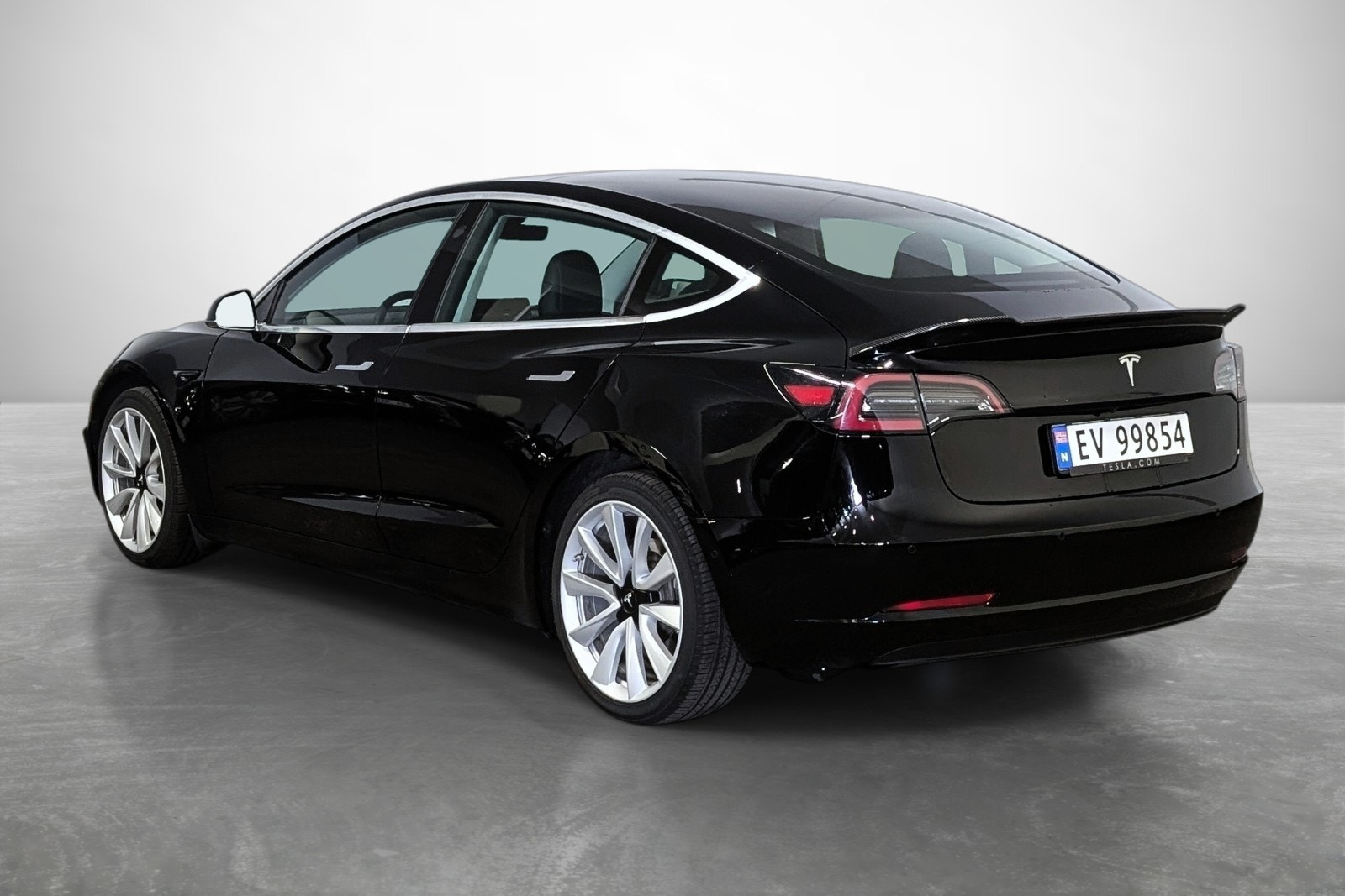 Tesla Model 3 Standard Range Plus, 325hk, 2020