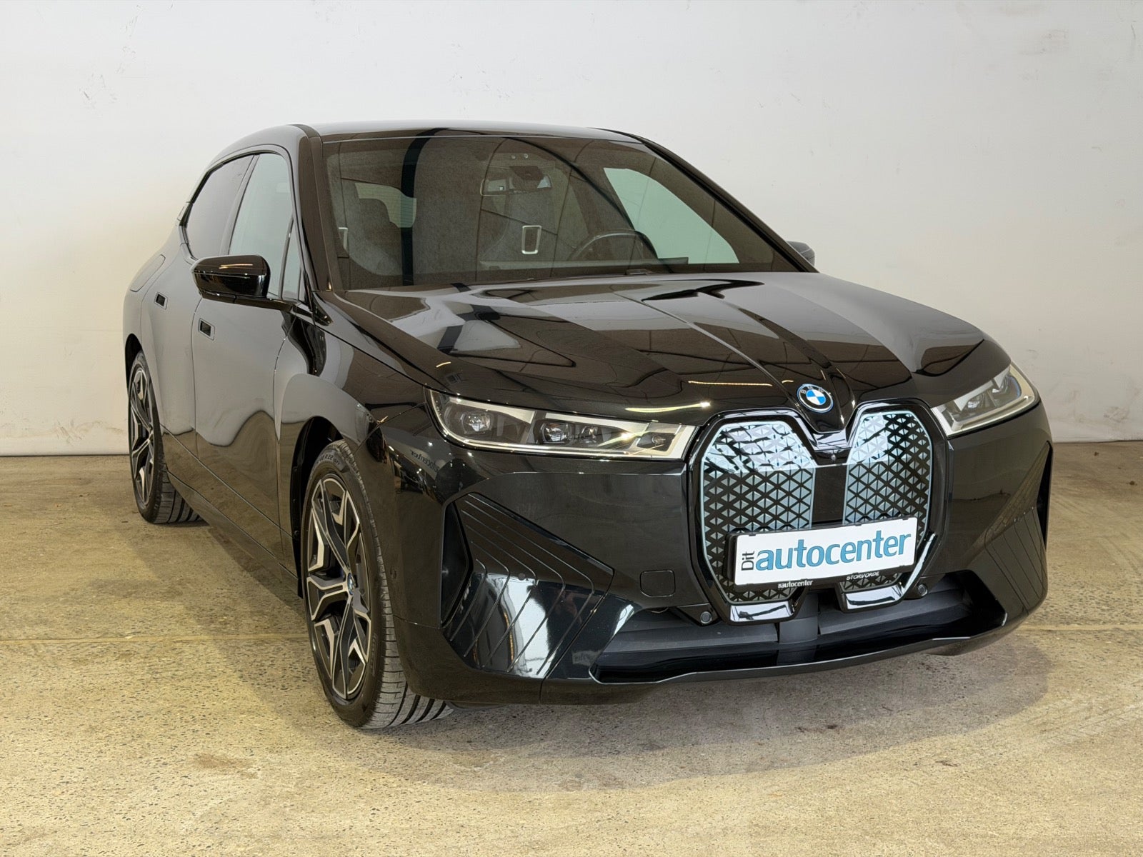 BMW iX xDrive40, 326hp, 2022
