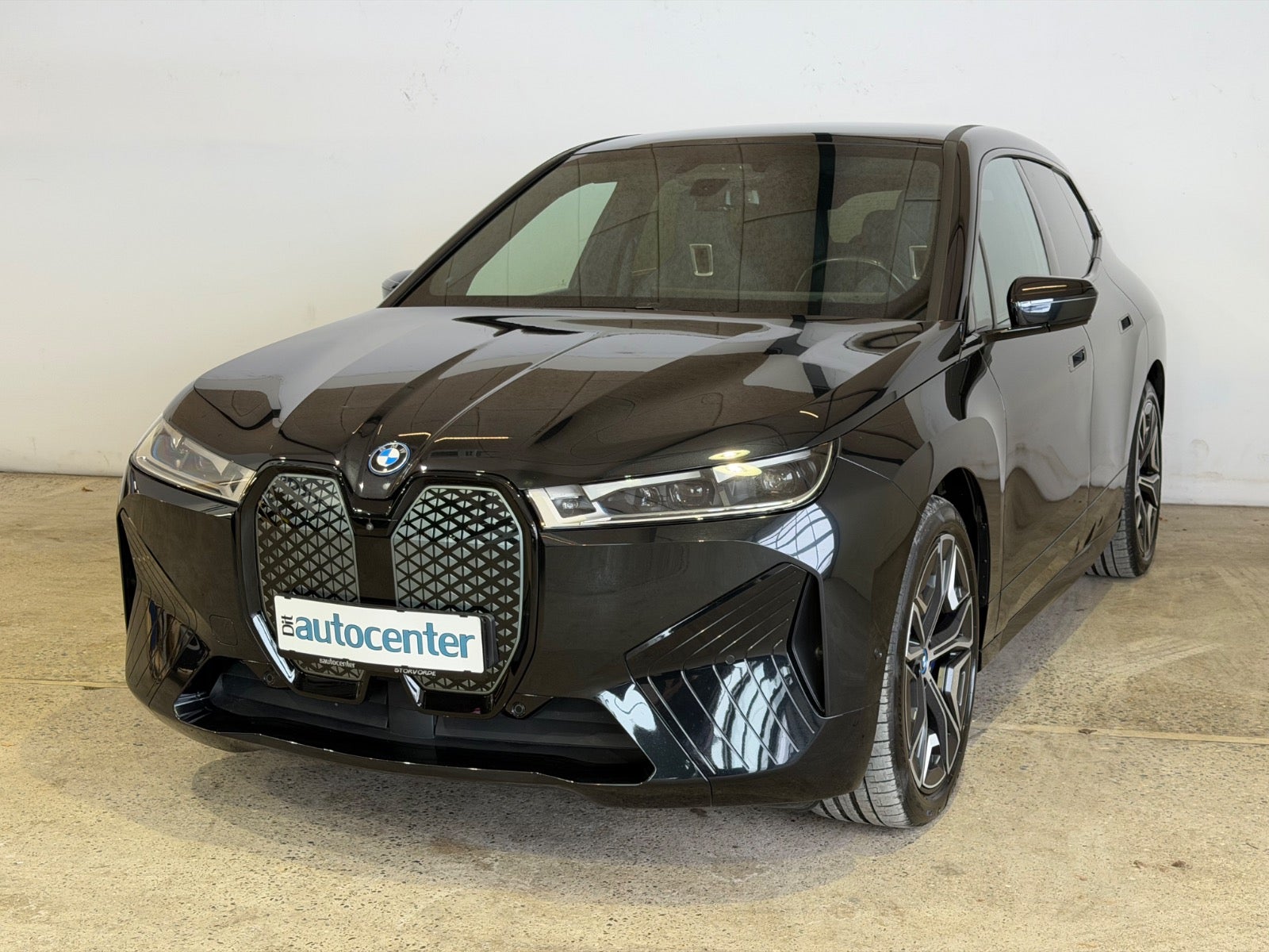BMW iX xDrive40, 326hp, 2022