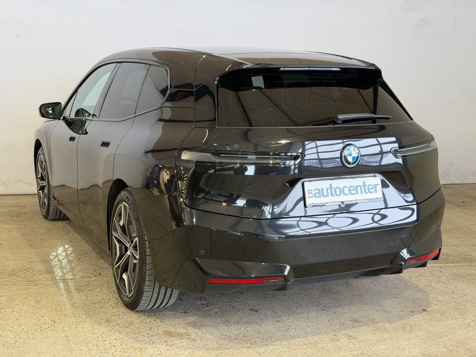 BMW iX xDrive40, 326hp, 2022