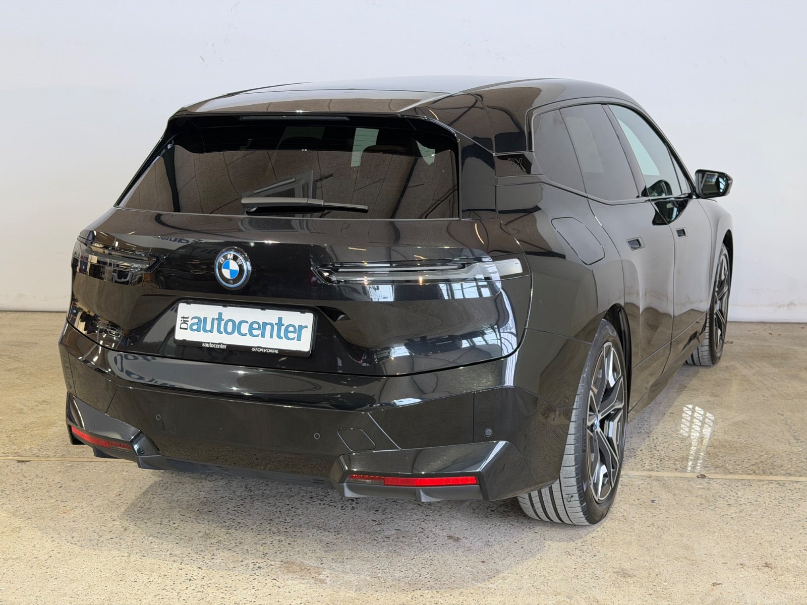 BMW iX xDrive40, 326hp, 2022