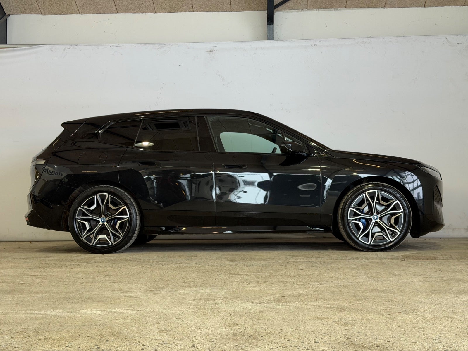 BMW iX xDrive40, 326hp, 2022