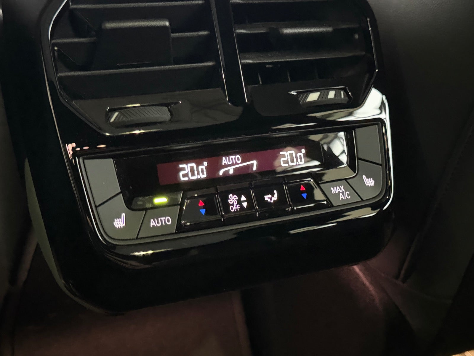 BMW iX xDrive40, 326hp, 2022
