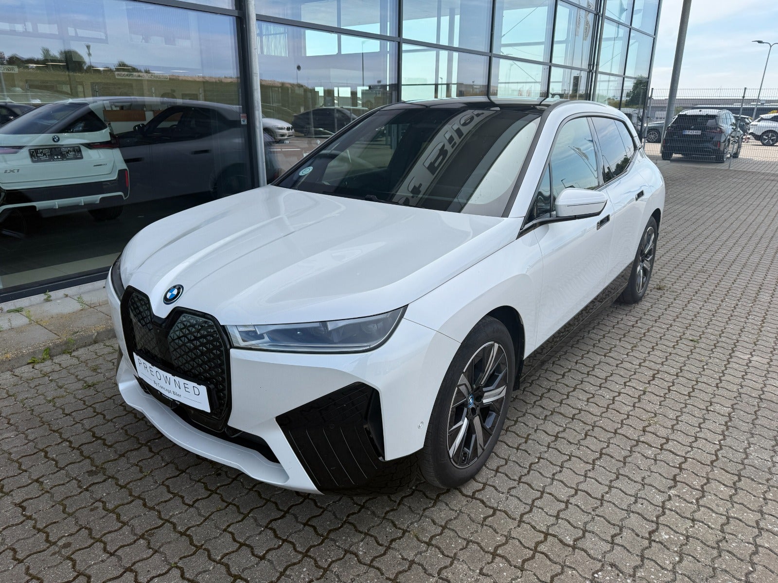BMW iX xDrive50, 524hp, 2023