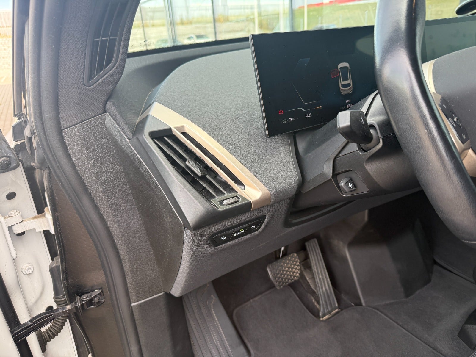 BMW iX xDrive50, 524hp, 2023