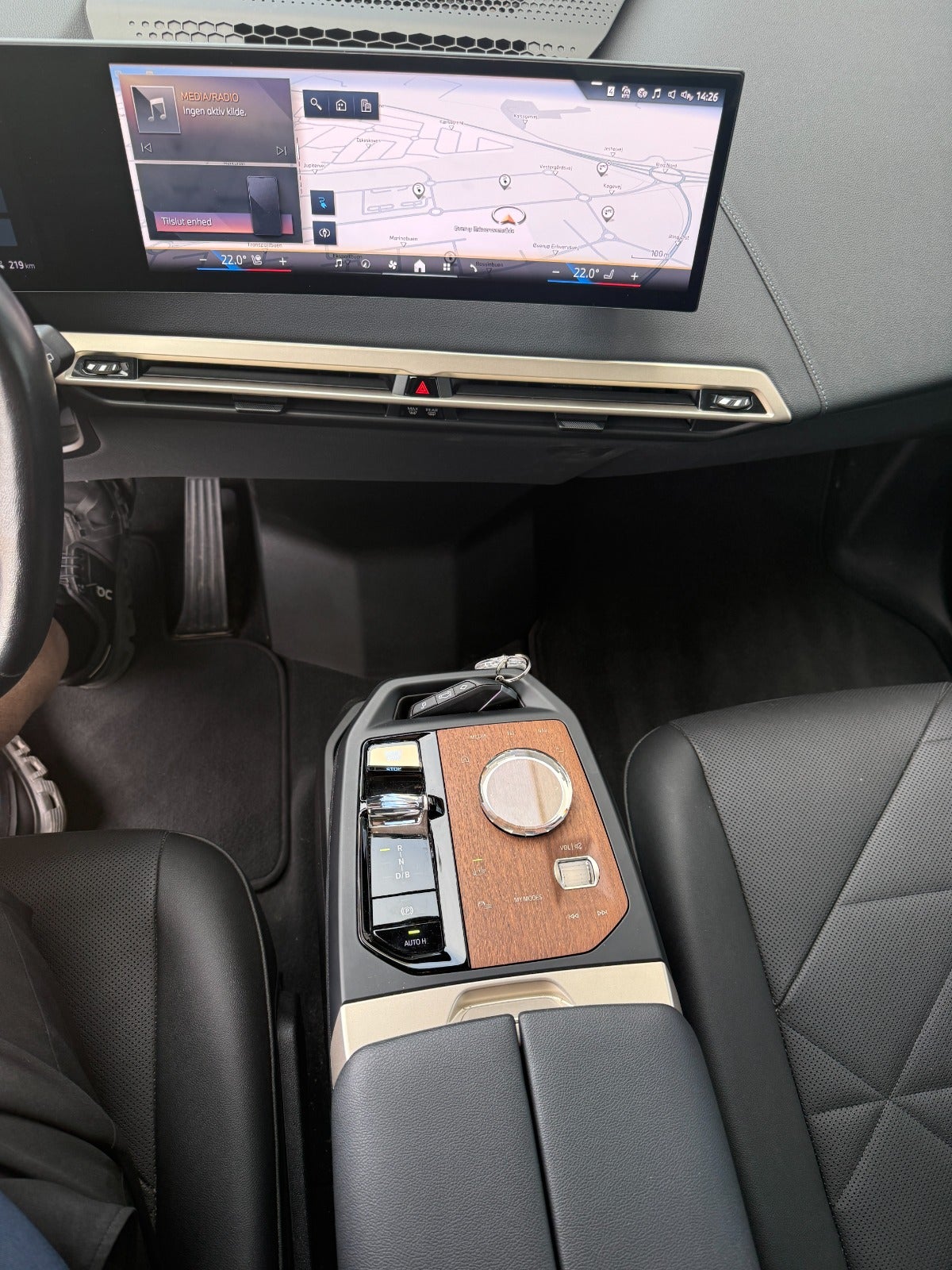 BMW iX xDrive50, 524hp, 2023