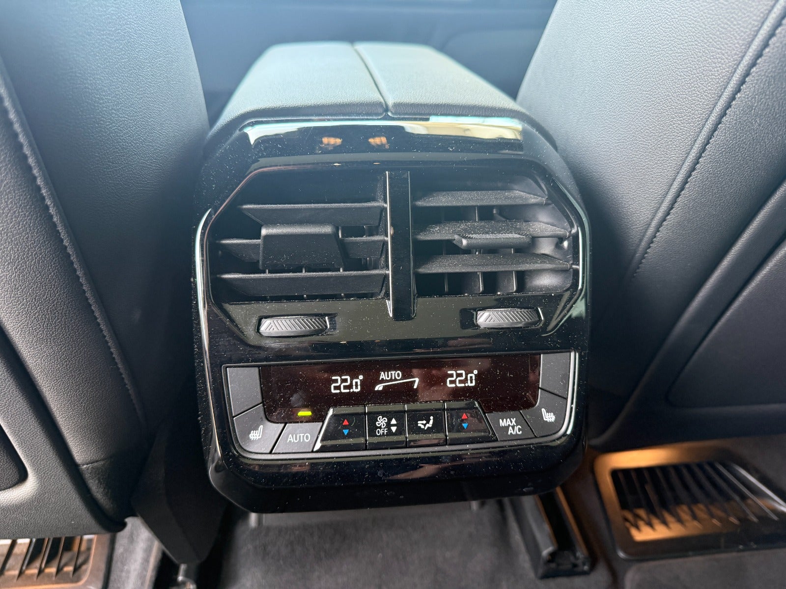 BMW iX xDrive50, 524hp, 2023