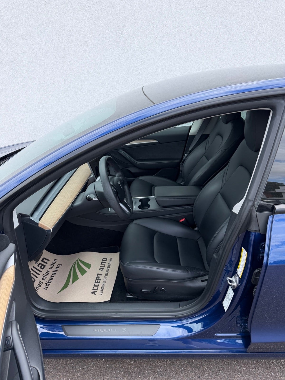 Tesla Model 3 Standard Range Plus, 325hp, 2021