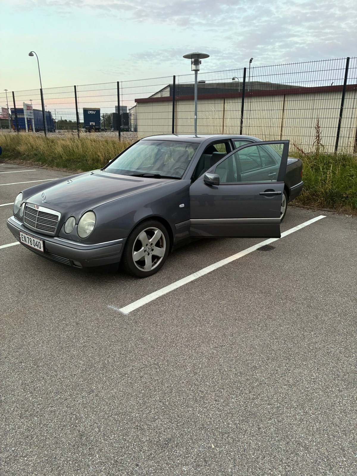 Mercedes-Benz E 230 Manual, 5-trins, 150ps, 1996