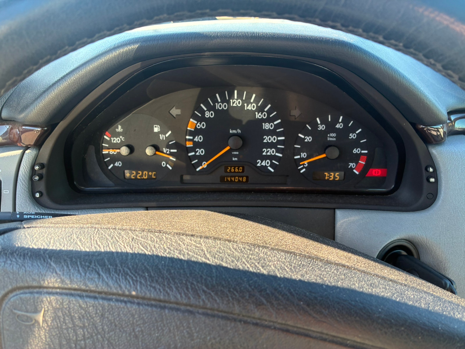 Mercedes-Benz E 230 Manual, 5-trins, 150ps, 1996