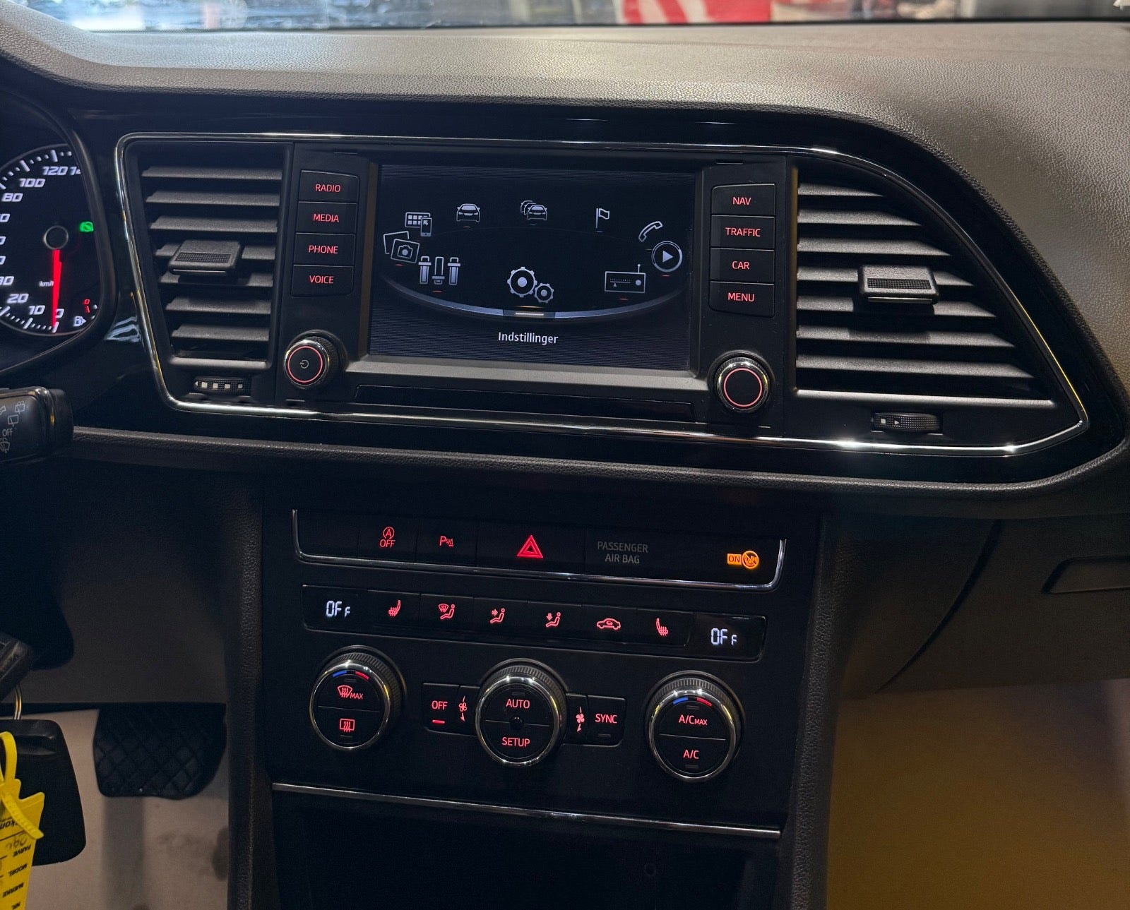SEAT León ST 1.6 TDI DSG Sequential, 110hp, 2016