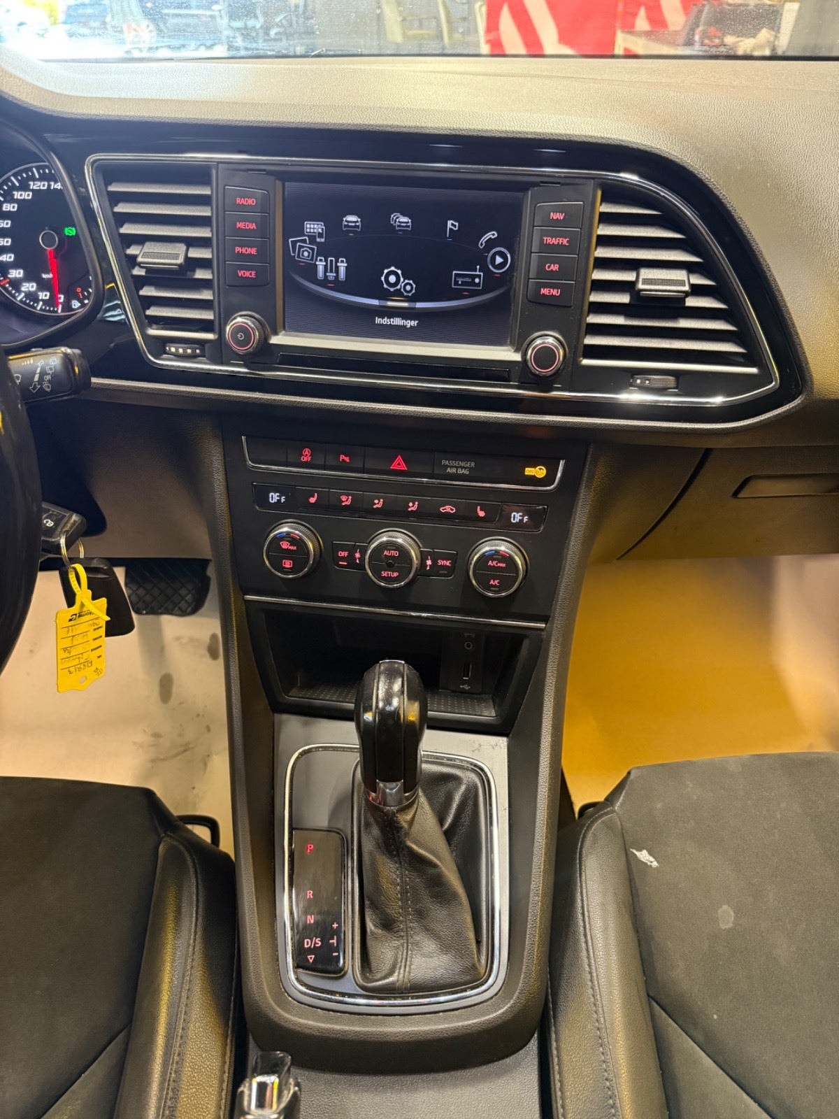 SEAT León ST 1.6 TDI DSG Sequential, 110hp, 2016