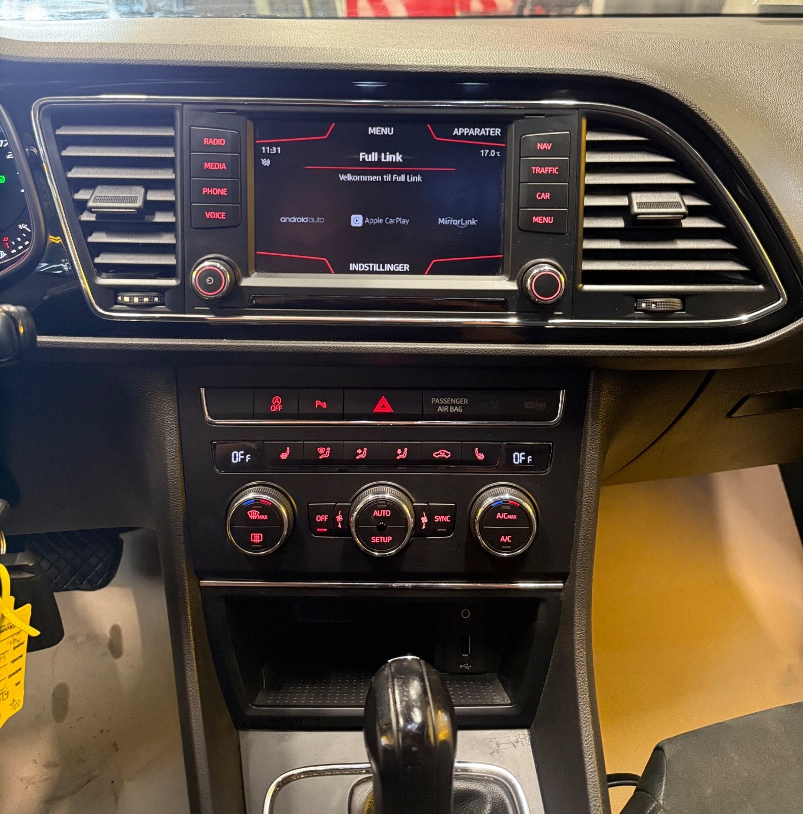 SEAT León ST 1.6 TDI DSG Sequential, 110hp, 2016