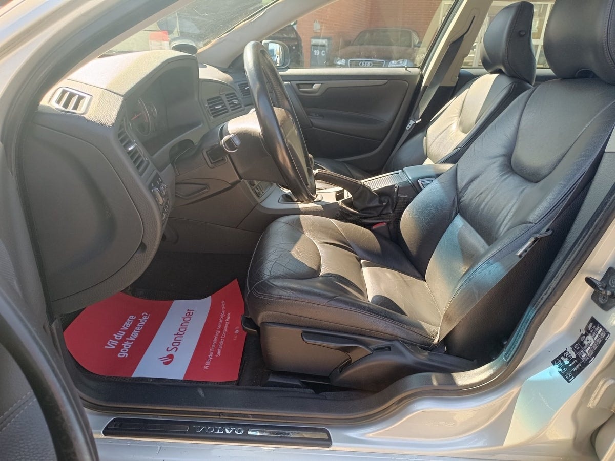 Volvo V70 2.4 Manual, 140hp, 2008