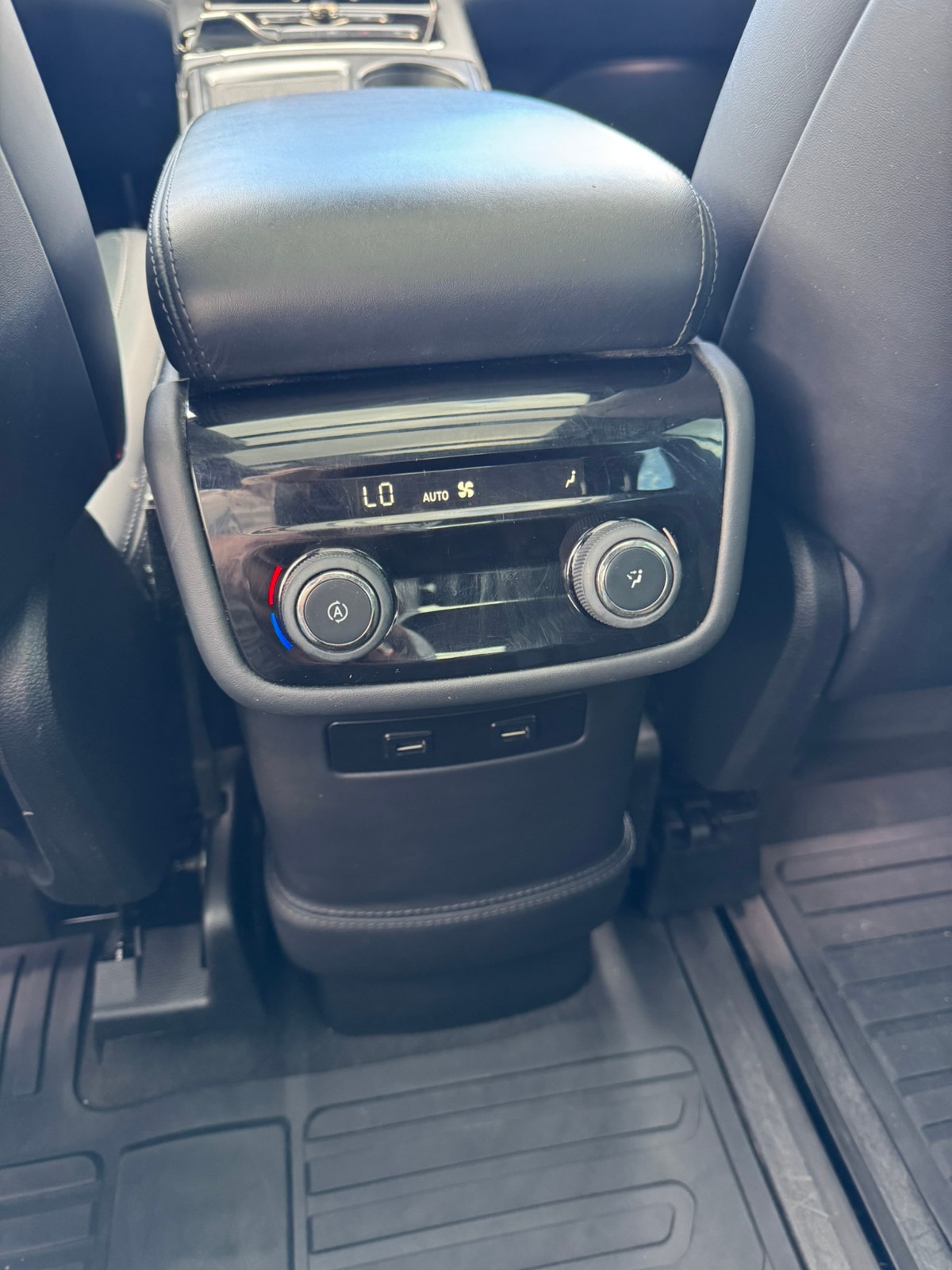 NIO ES8 Standard Range, 544hk, 2022