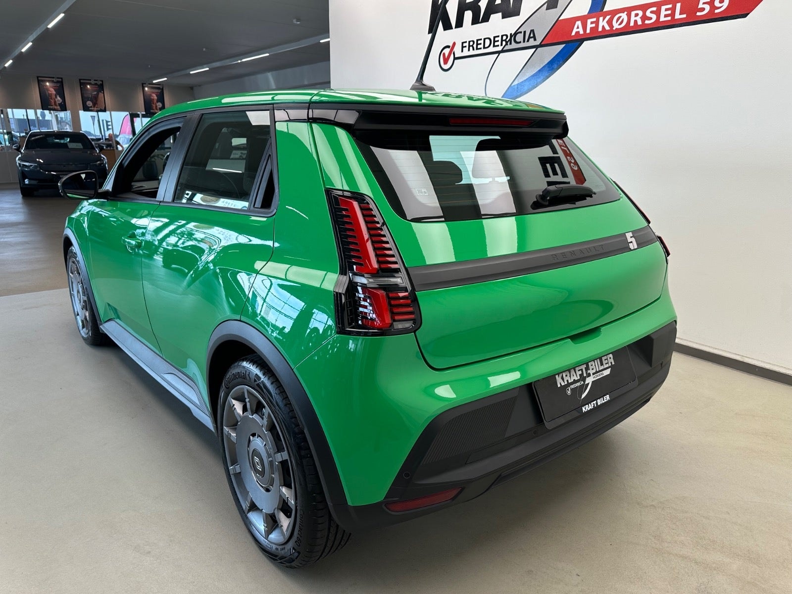 Renault 5 E-Tech 40 kWh, 122hp, 2025