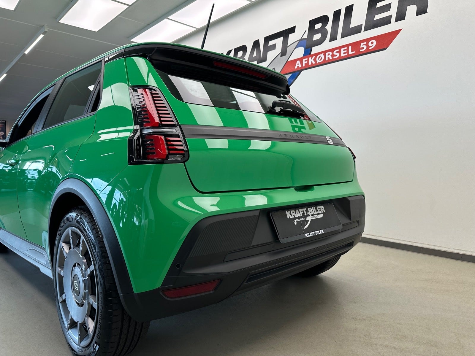 Renault 5 E-Tech 40 kWh, 122hp, 2025