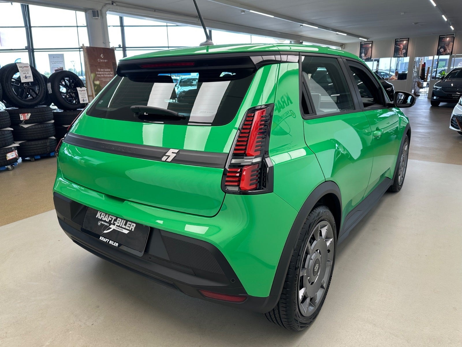 Renault 5 E-Tech 40 kWh, 122hp, 2025