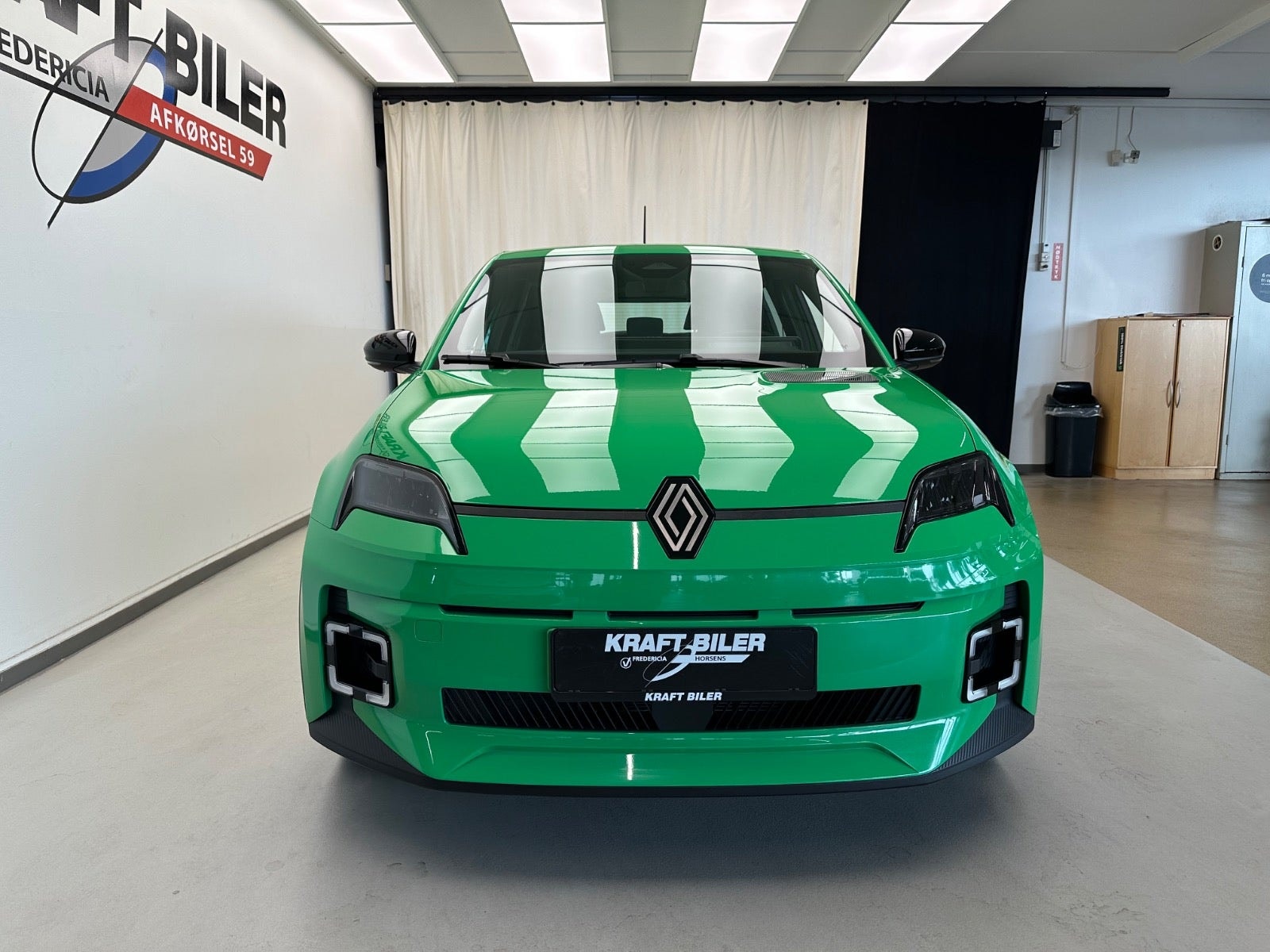 Renault 5 E-Tech 40 kWh, 122hp, 2025