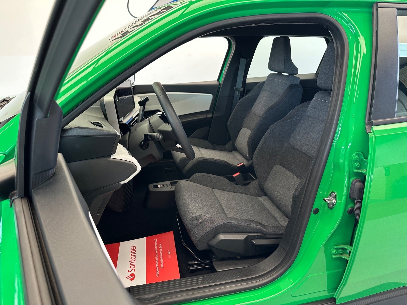 Renault 5 E-Tech 40 kWh, 122hp, 2025