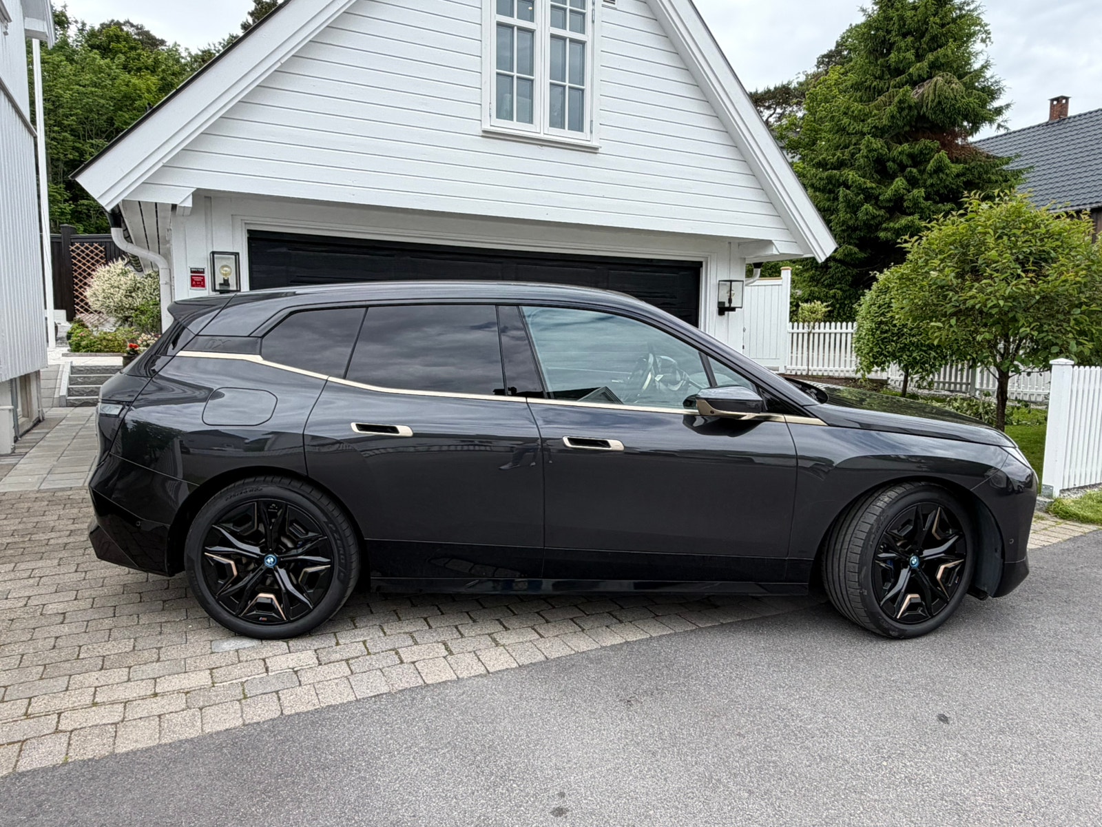 BMW iX xDrive50, 524hk, 2022