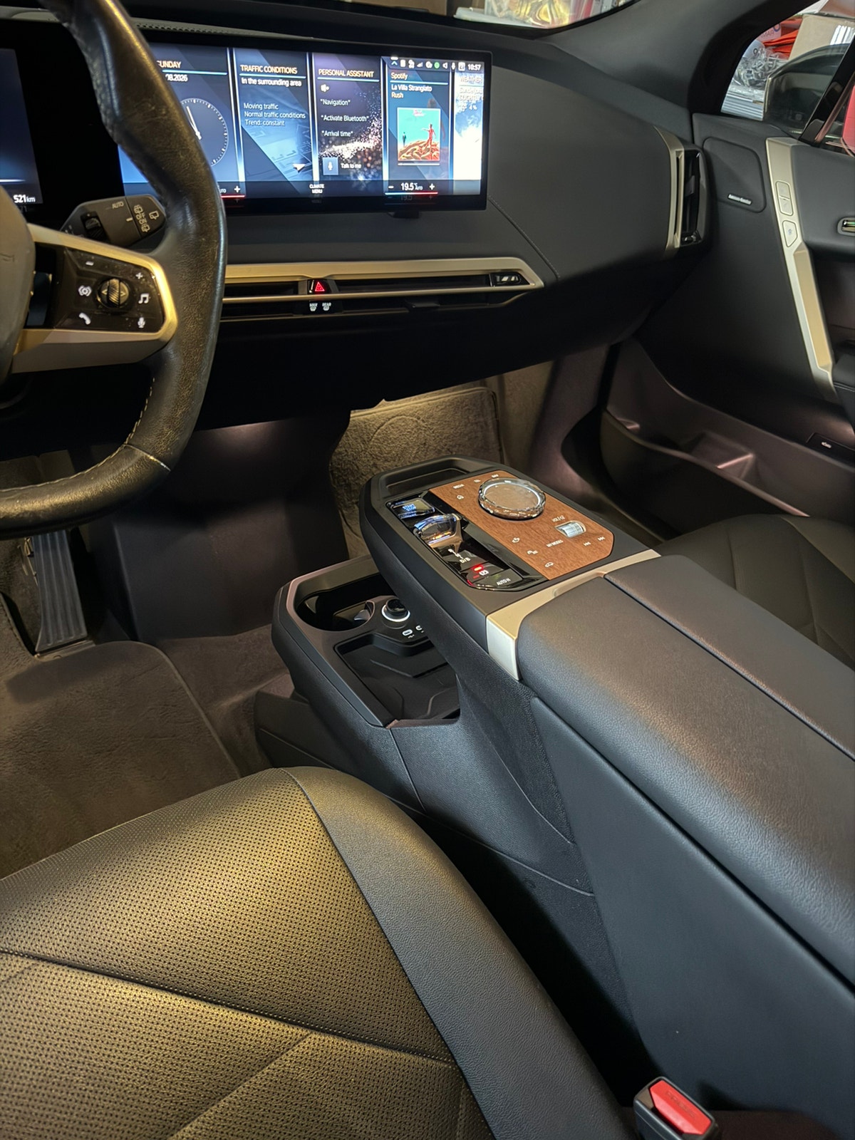BMW iX xDrive50, 524hk, 2022