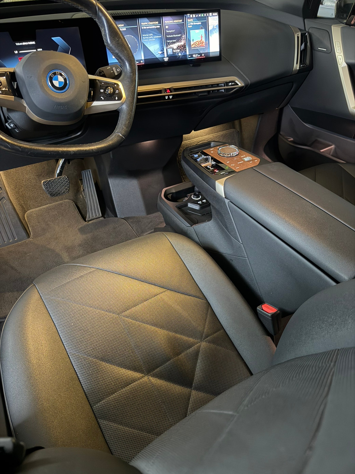 BMW iX xDrive50, 524hk, 2022