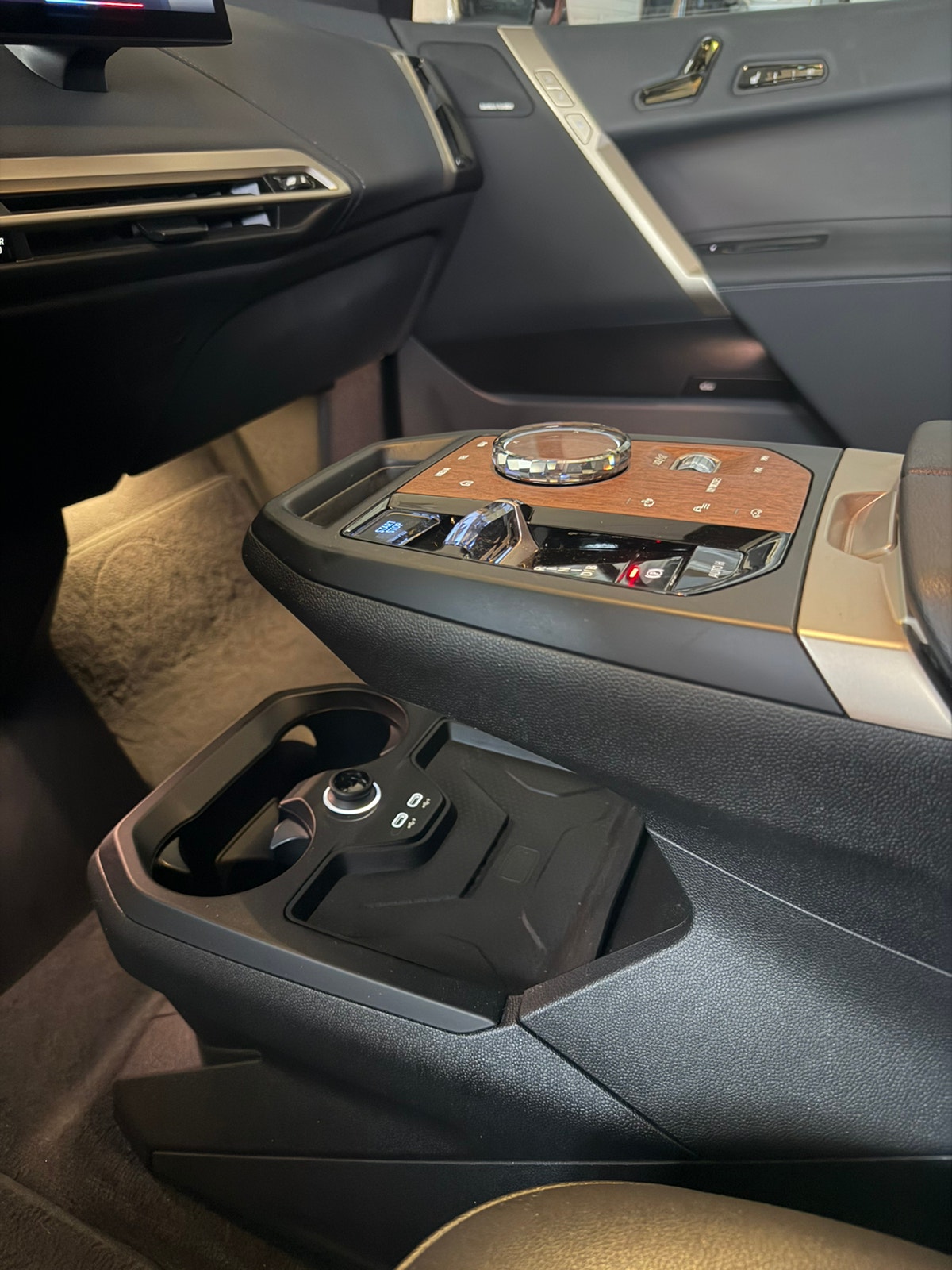 BMW iX xDrive50, 524hk, 2022