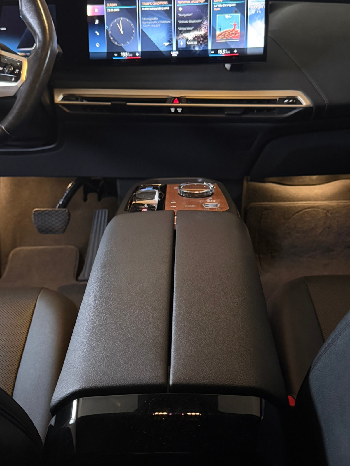 BMW iX xDrive50, 524hk, 2022