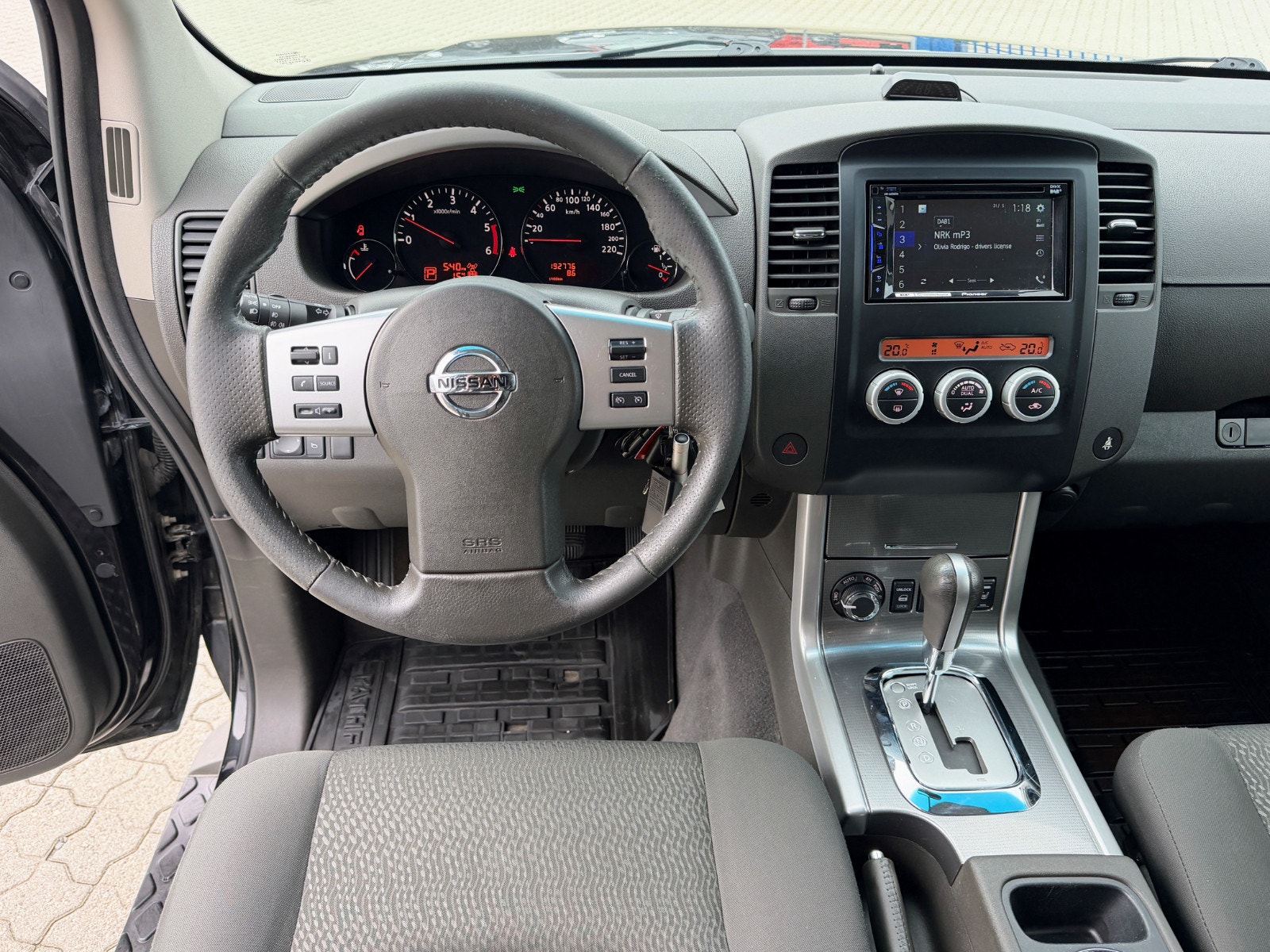 Nissan Pathfinder 2.5 4WD Automatic, 190hp, 2012