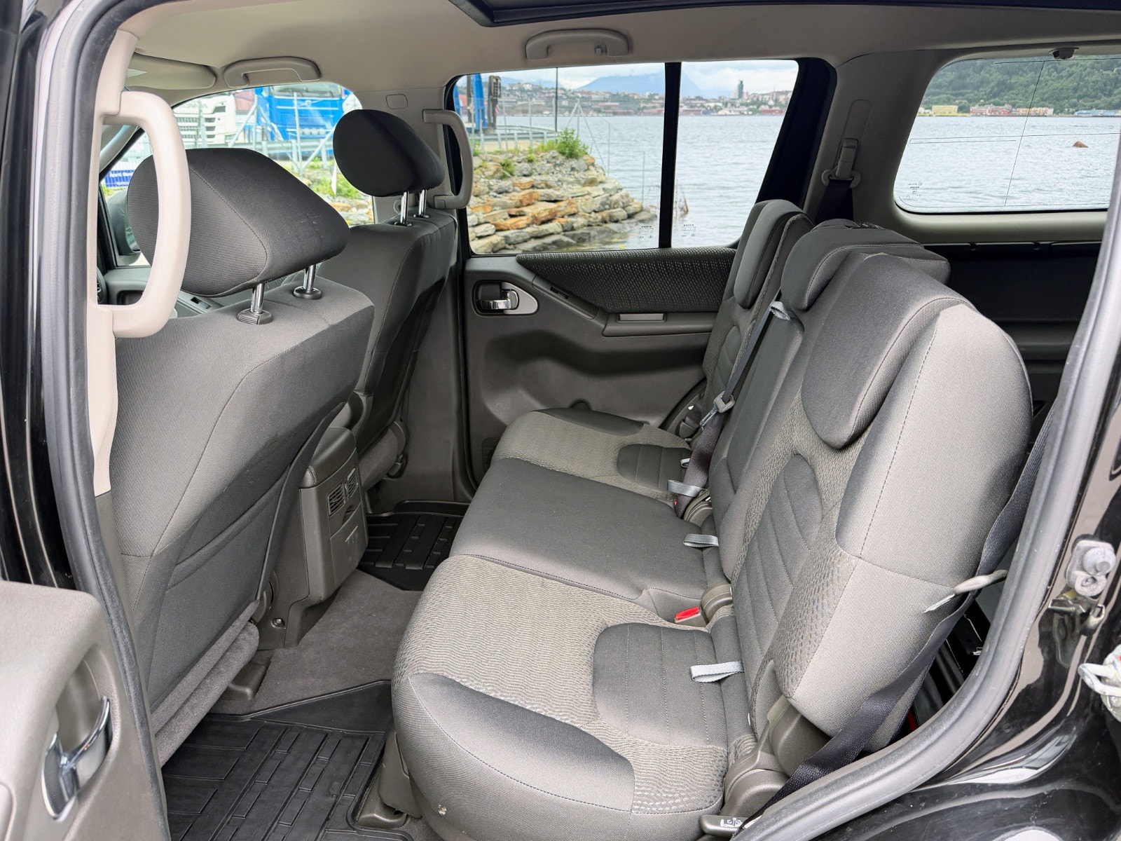Nissan Pathfinder 2.5 4WD Automatic, 190hp, 2012